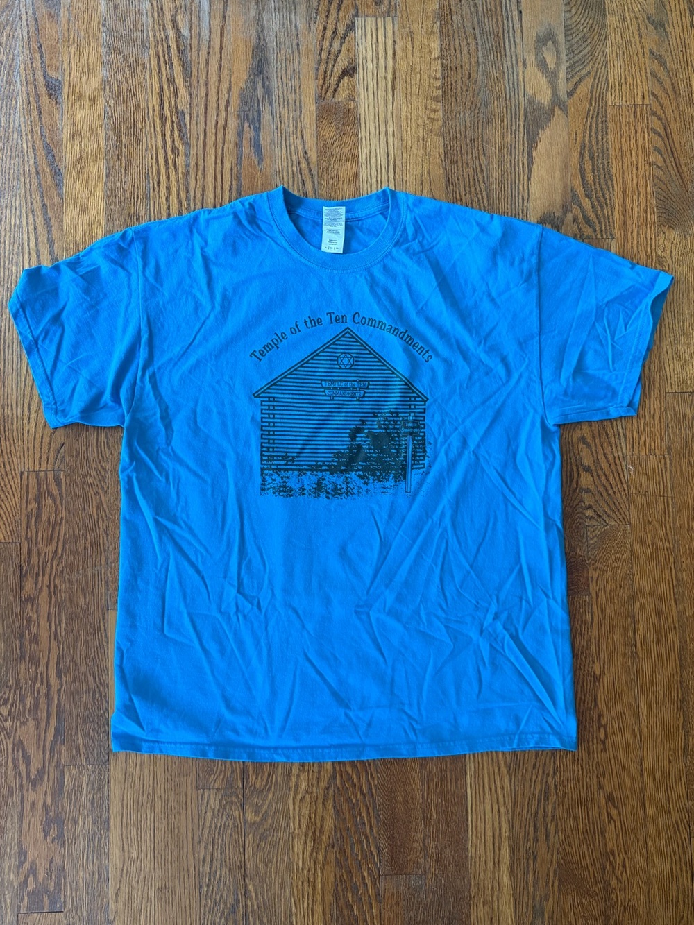 Gildan “Temple of the Ten Commandments: Rock’n Rabbi” Bright Teal Blue T-Shirt